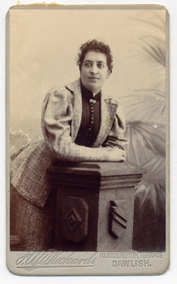 Unidentified lady photographed by Frank Albert Wreford Richards. Carte de visite No.1