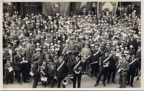 A typical Biltcliffe postcard of a gathering – on this occasion with Joshua Biltcliffe right in the centre