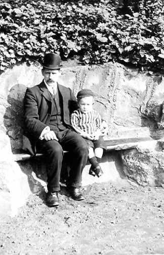 Ernest Spencer and his youngest son Rupert - about 1907