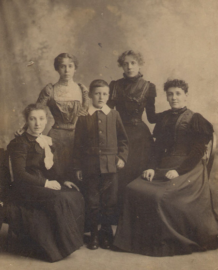 Jane Gowie (nee Hay) with her children about 1900